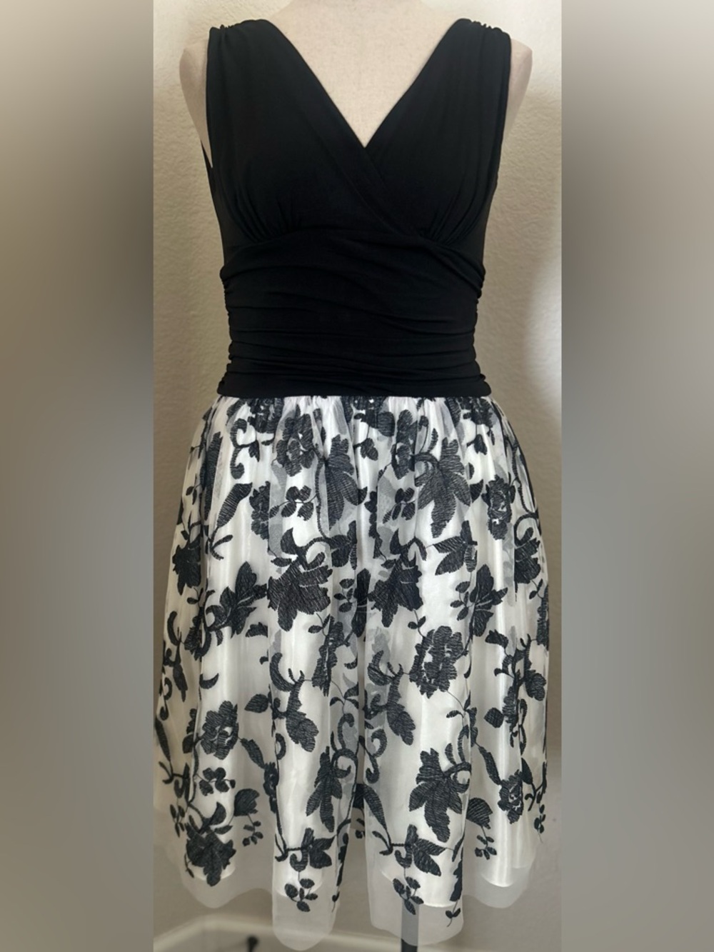 Black & White Floral Lace Cocktail Dress